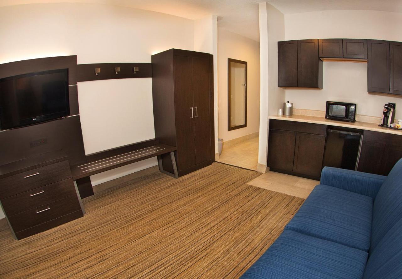 Holiday Inn Express Hotel & Suites Port Charlotte Exterior foto