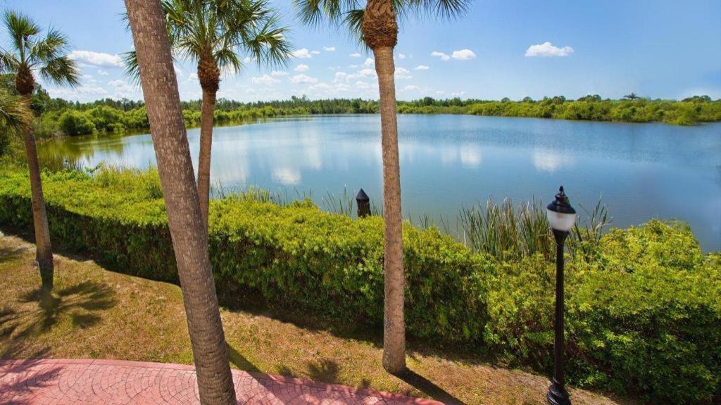Holiday Inn Express Hotel & Suites Port Charlotte Exterior foto