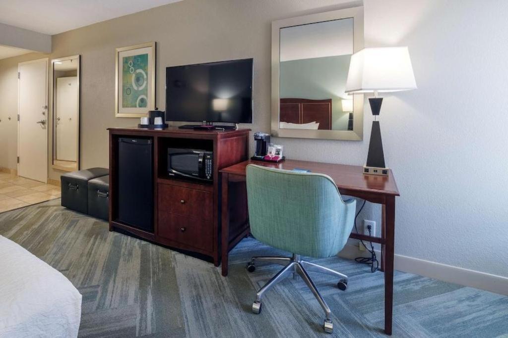 Holiday Inn Express Hotel & Suites Port Charlotte Exterior foto