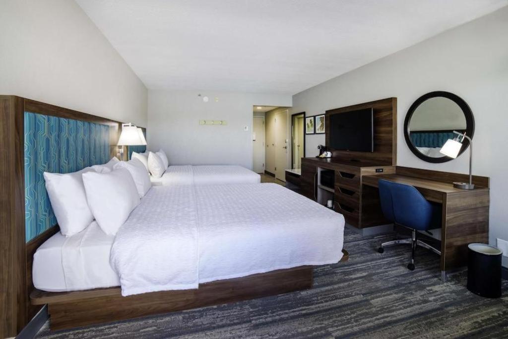 Holiday Inn Express Hotel & Suites Port Charlotte Exterior foto