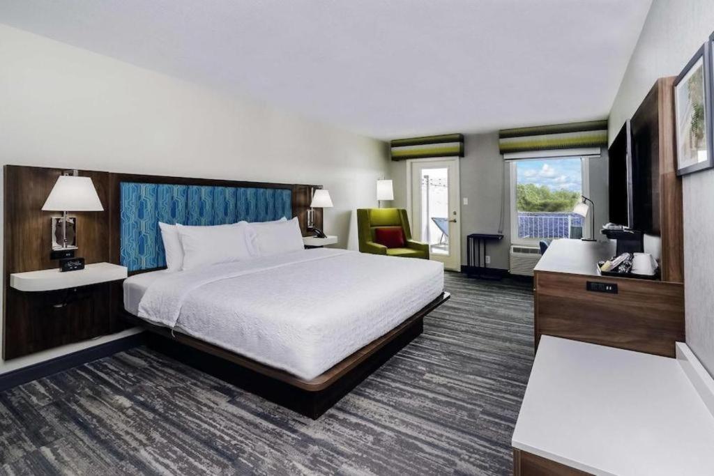 Holiday Inn Express Hotel & Suites Port Charlotte Exterior foto