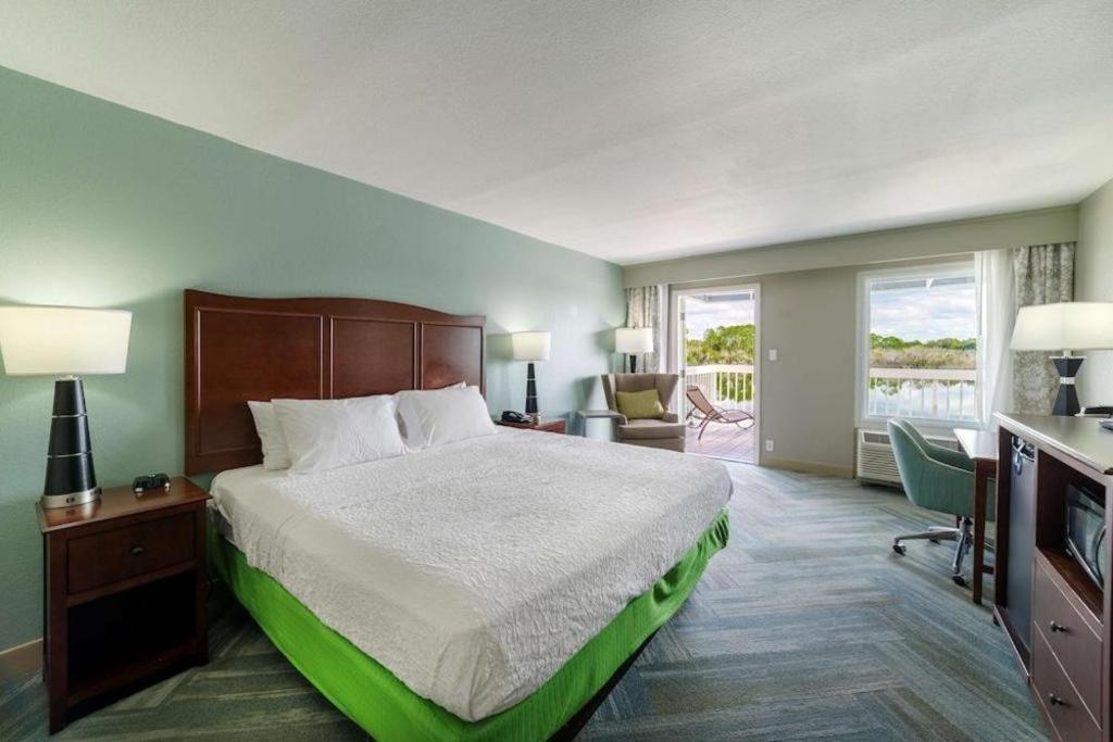 Holiday Inn Express Hotel & Suites Port Charlotte Exterior foto