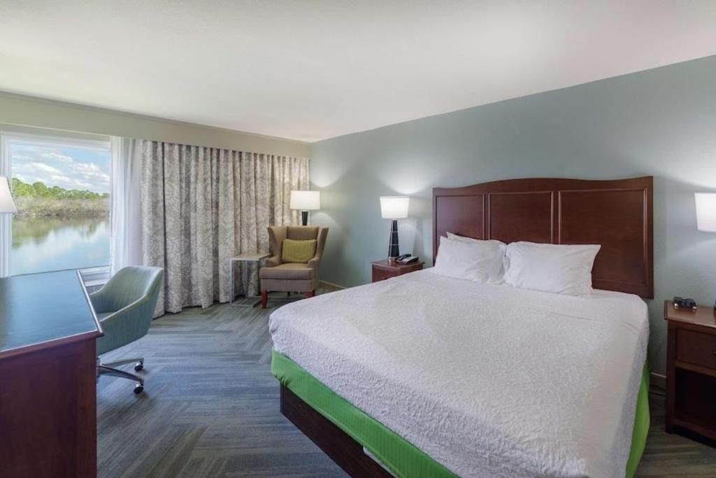 Holiday Inn Express Hotel & Suites Port Charlotte Exterior foto