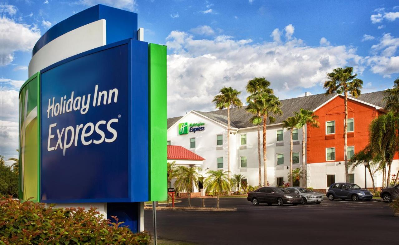 Holiday Inn Express Hotel & Suites Port Charlotte Exterior foto