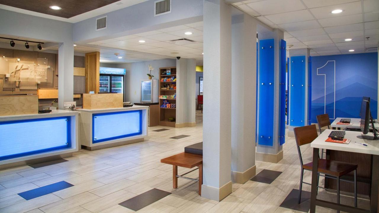 Holiday Inn Express Hotel & Suites Port Charlotte Exterior foto